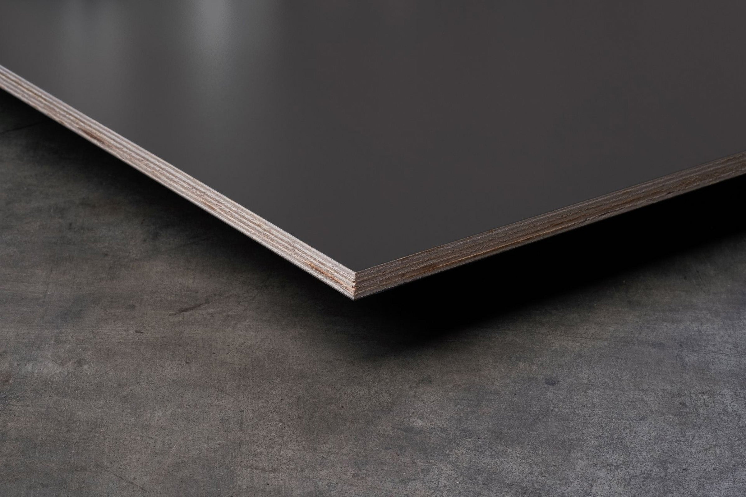Queenply Multiplex Anthrazit Perlmatt