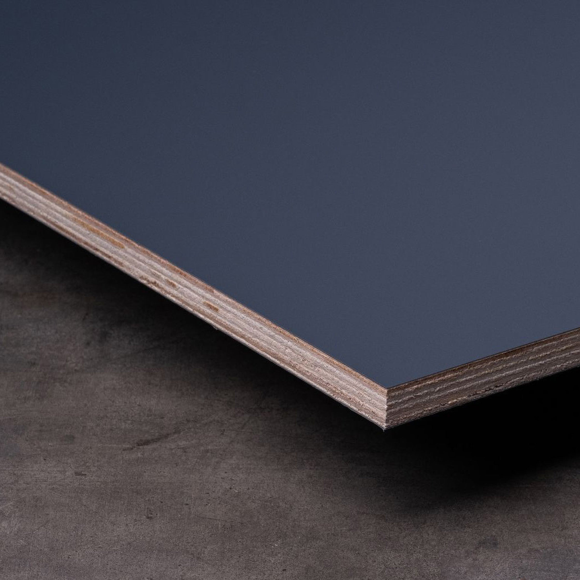 Queenply Multiplex Grau extrem matt
