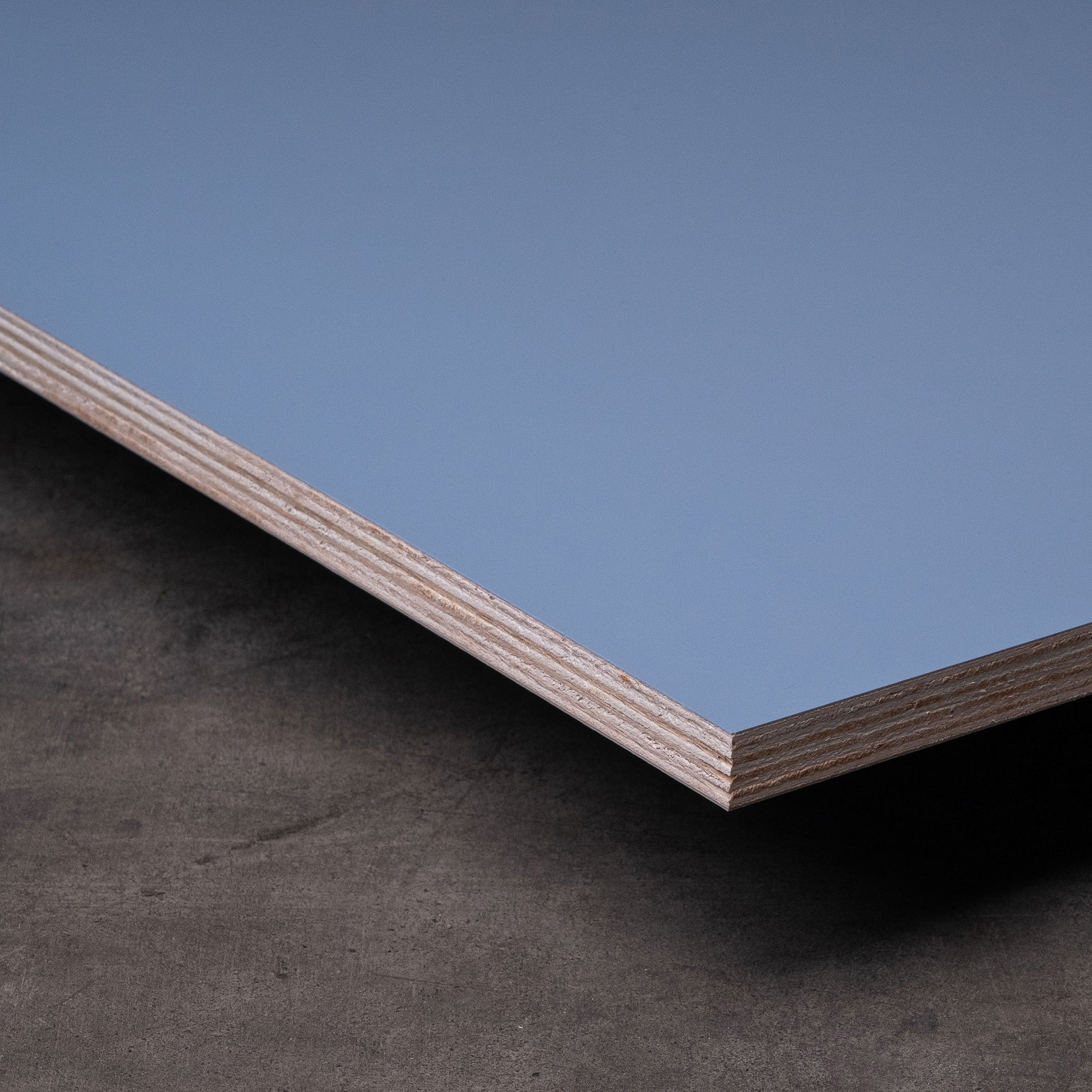 Queenply Multiplex Hellblau extrem matt