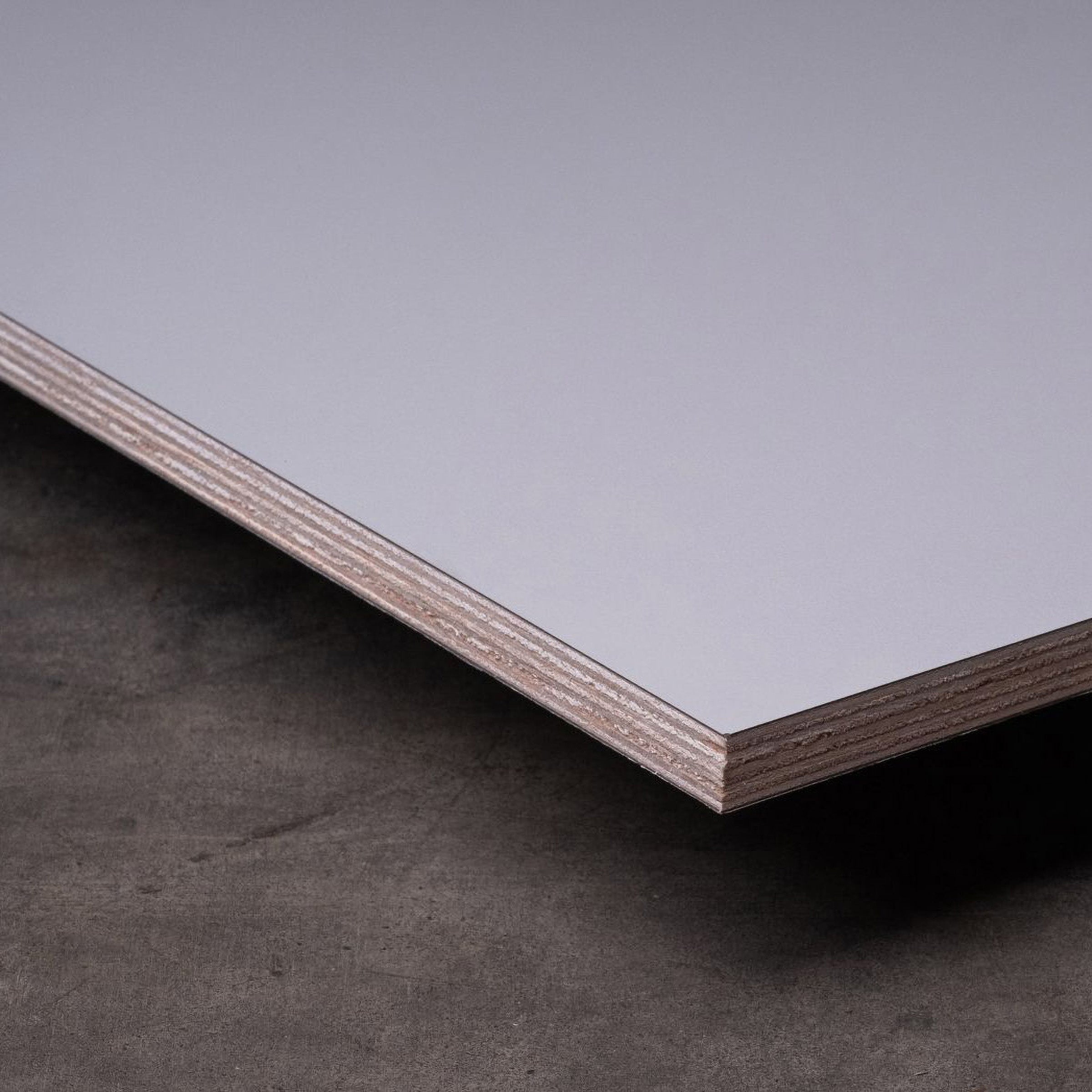 Queenply Multiplex Hellgrau Perlmatt