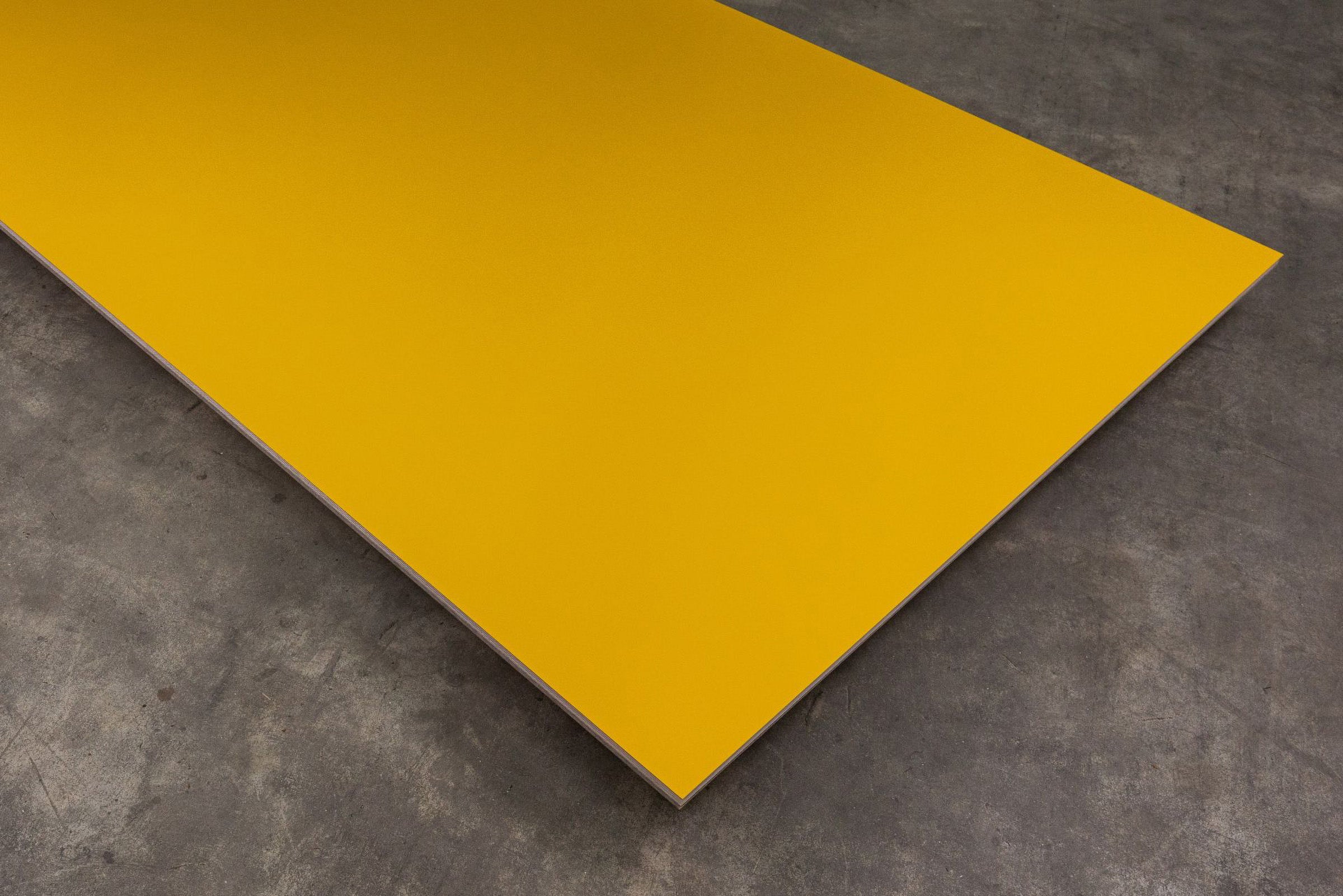 Queenply Multiplex Sambra-Gelb Perlmatt