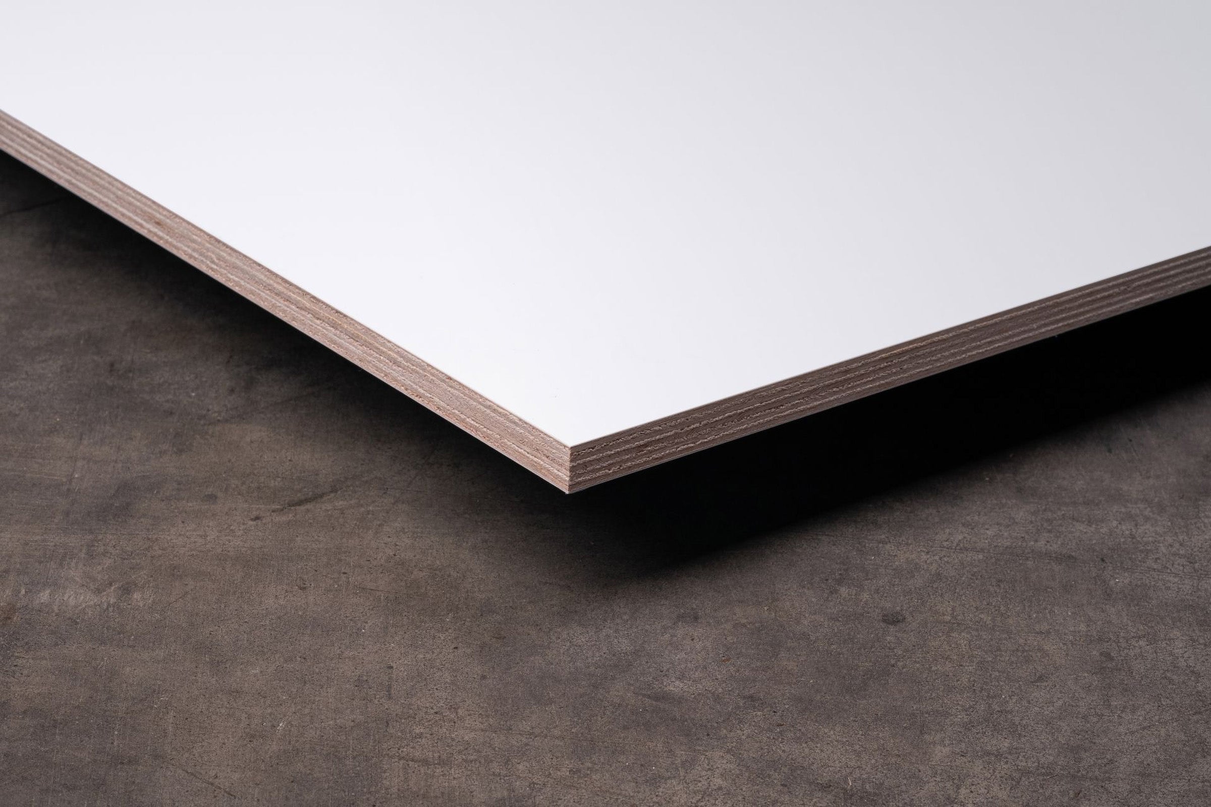 Queenply Multiplex Weiß Perlmatt